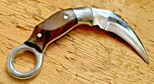 Karambit Aigle